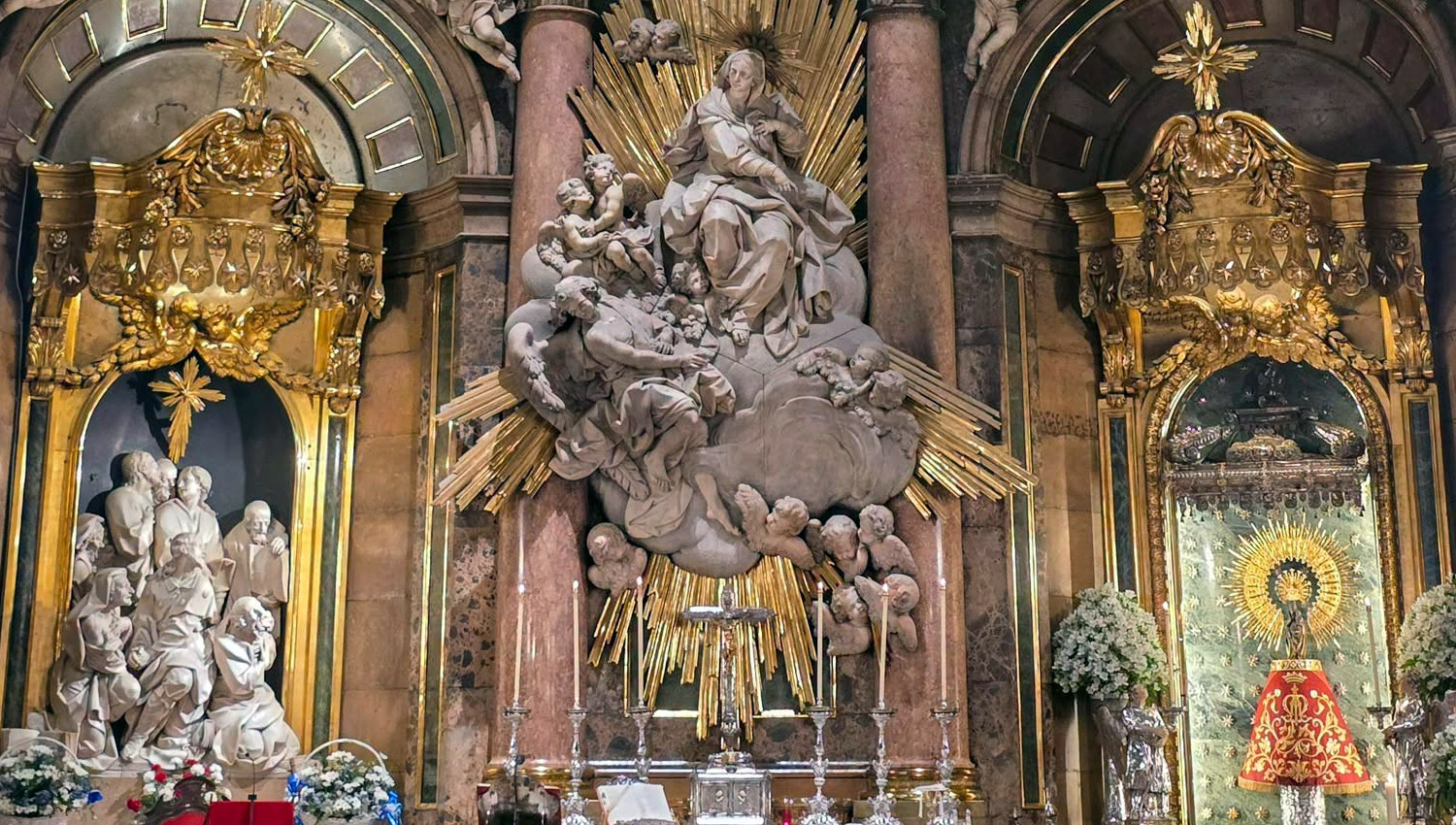Santa y Angélica Capilla